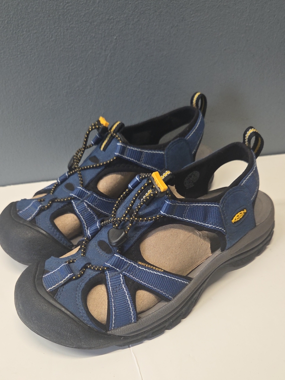 Keen Womens Navy Blue and Yellow Outdoor Sandals Size 9